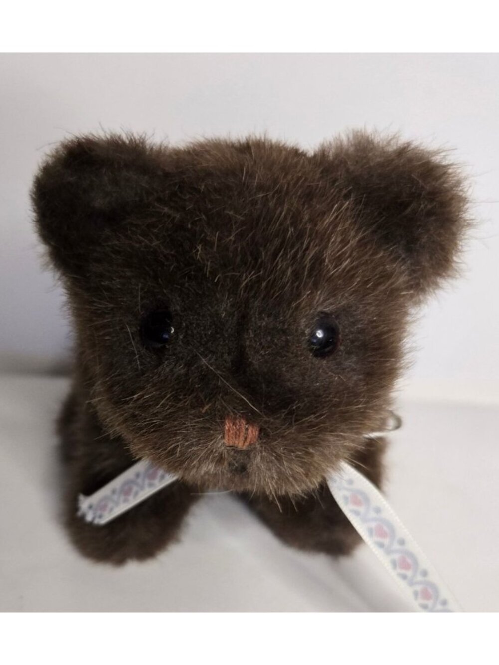 Gund Vintage Dark Brown Small Teddy Bear Plush With Heart Flower Ribbon 1987